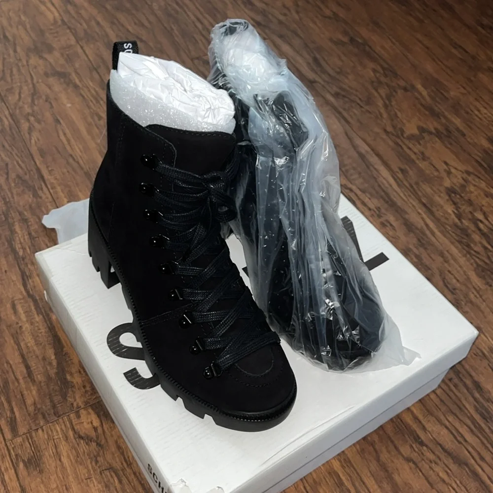 BRAND NEW SCHUTZ BOOTS SIZE 7 - Picture 2 of 6